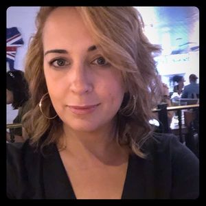 Meet your Posher, Angela